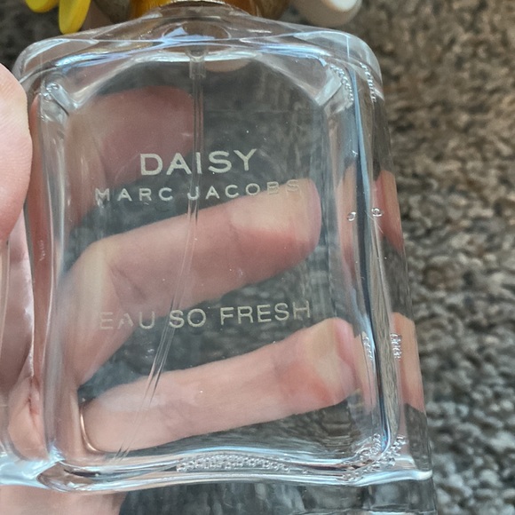 Daisy by Marc Jacobs 2.5 fl oz - Picture 2 of 3
